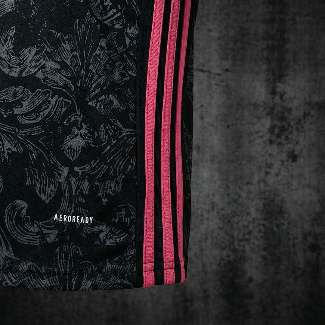 2020-21 Real Madrid Maillot Third Retro – Image 2