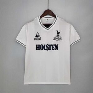 83-84 Tottenham Maillot Domicile